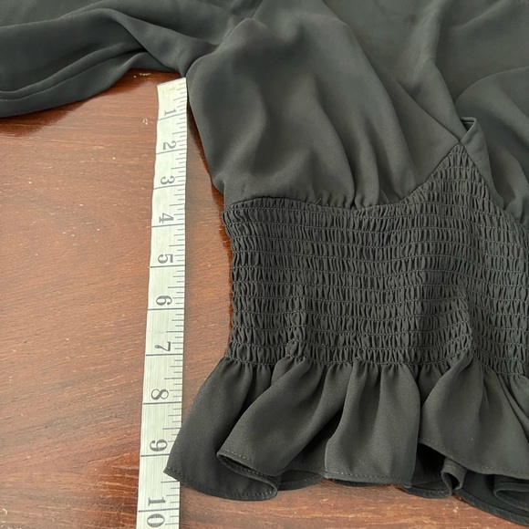 WAYF Smocked Waist Top | black | S - Picture 11 of 13